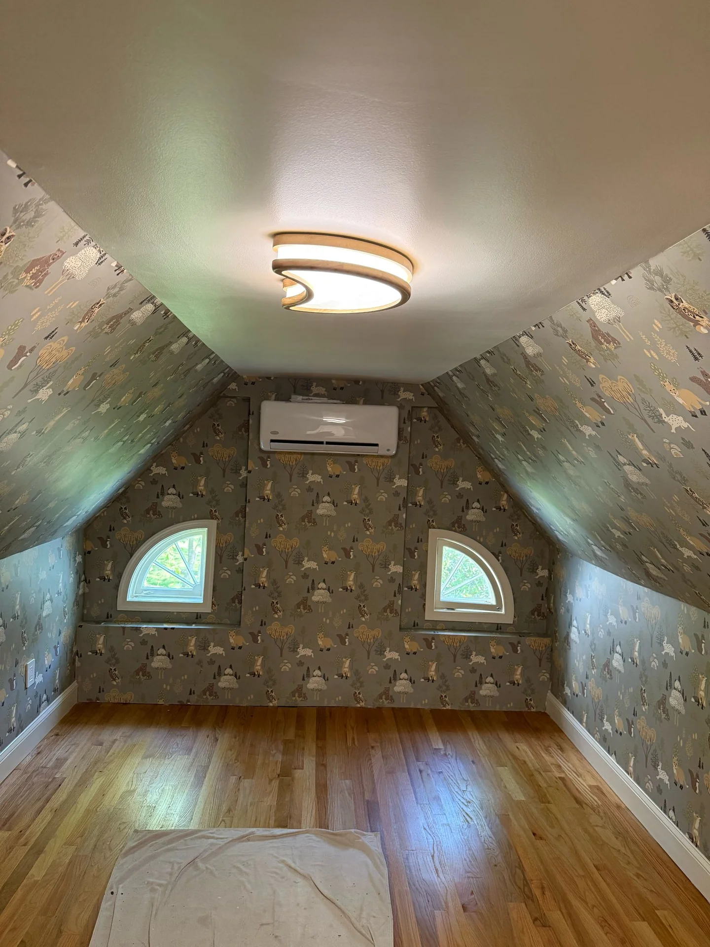 Historic Home Wallpaper Installation example 3
